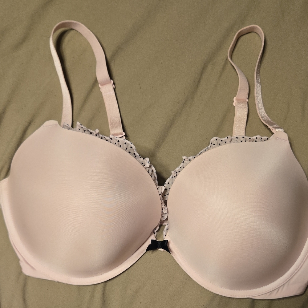 VICTORIA SECRET Pink Lace Trim Bra